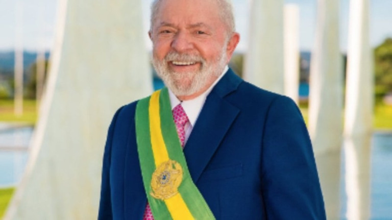 Lula divulga nova foto oficial como presidente da República