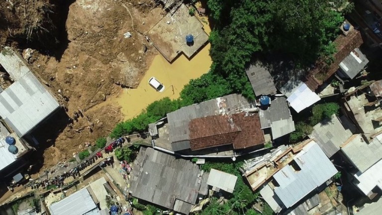 Petrópolis: sirenes são acionadas para alerta de chuva moderada