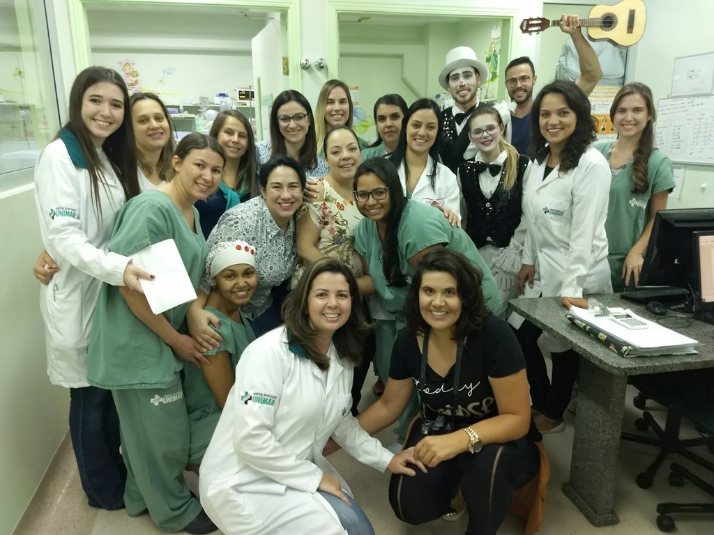 Unimar e ABHU levam gincana e humanização para mães em hospital