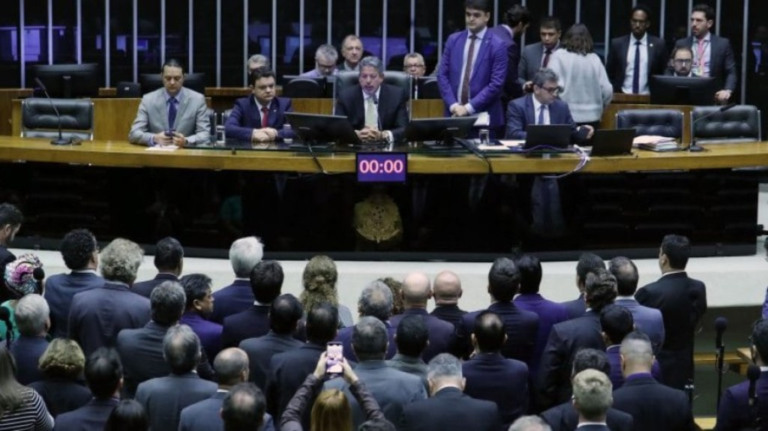 Atos terroristas: Câmara aprova intervenção federal na segurança do DF