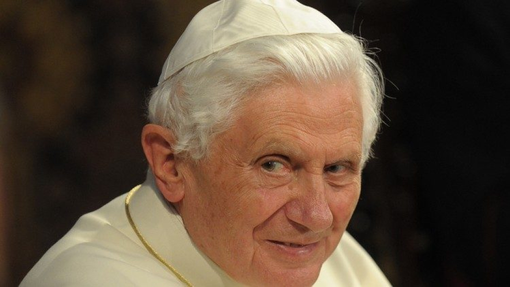 Papa Emérito Bento XVI morre aos 95 anos em mosteiro