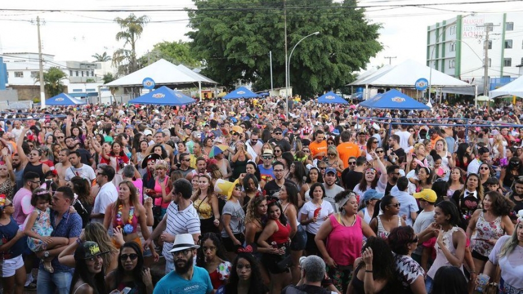 Carnaval no RJ: foliões se preparam para blocos, mesmo com proibição