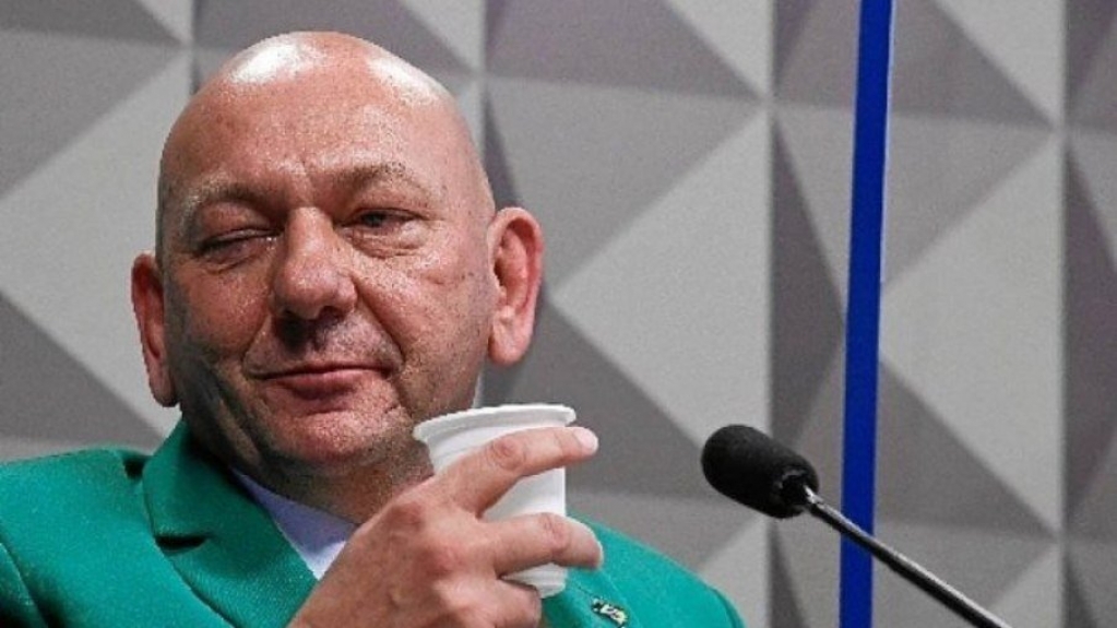 Luciano Hang registra queixa-crime contra Felipe Neto por calúnia envolvendo mãe