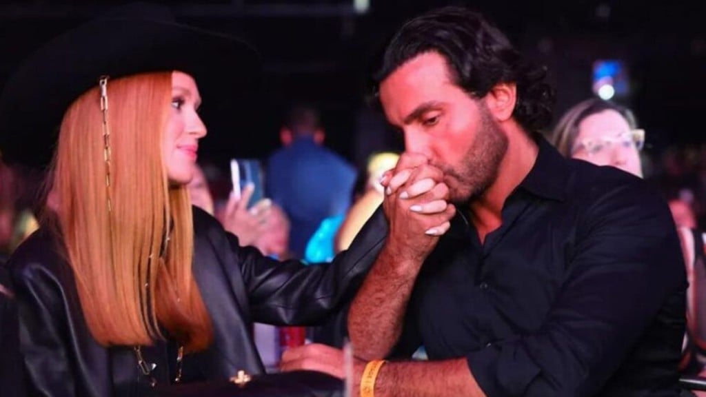 Marina Ruy Barbosa fica noiva de empresário em Dubai: ‘Dias felizes’