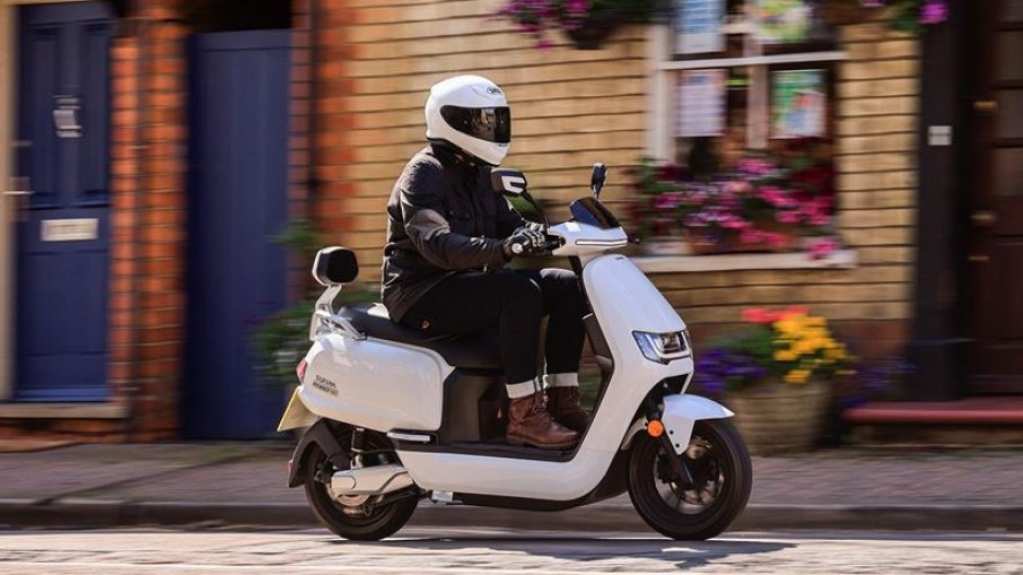 Nova marca de scooter elétrico lança modelo com 135 km de autonomia