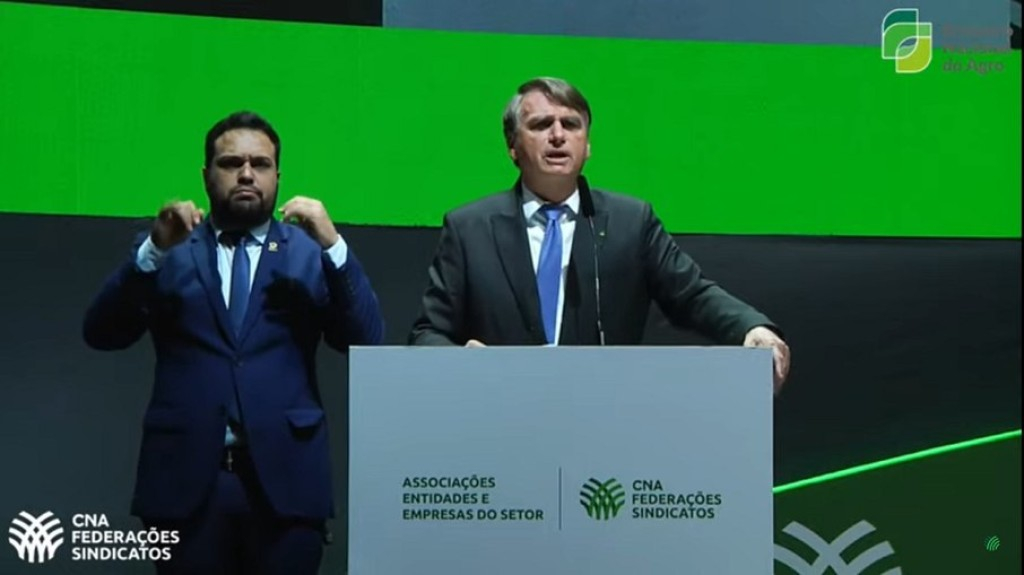 Bolsonaro chama Lula de "malandro" e "bebâdo"