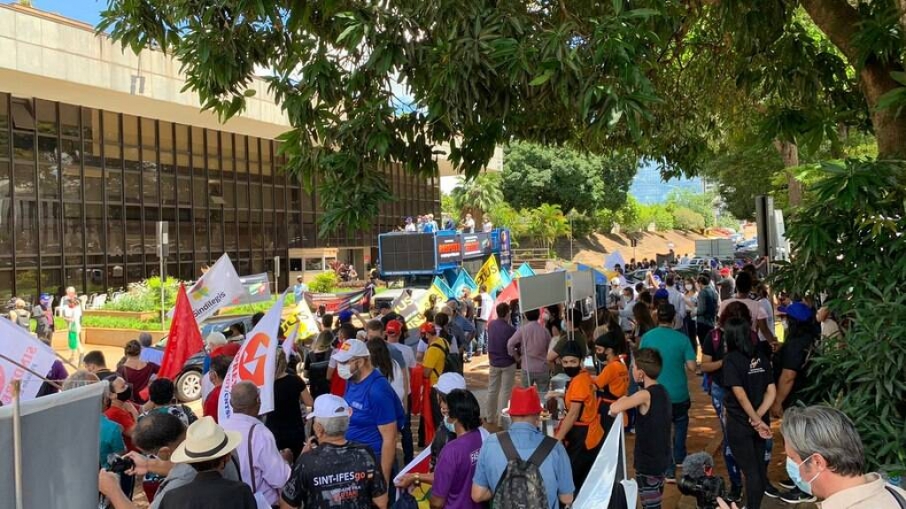 Servidores criticam falta de diálogo com governo sobre reajuste