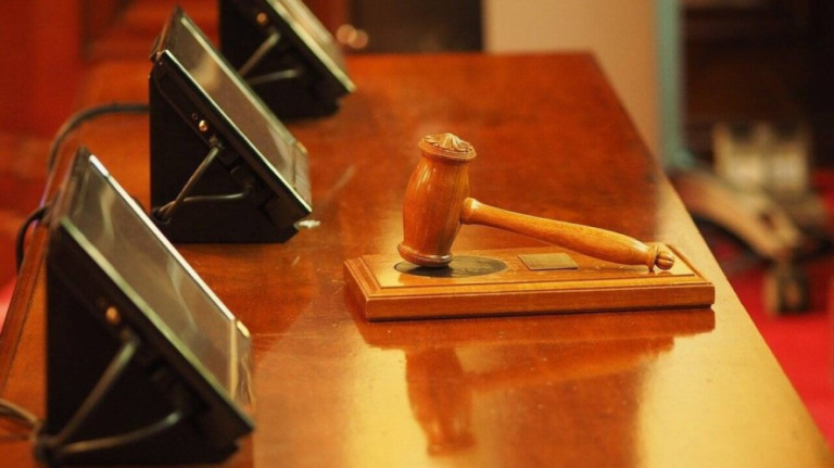 Justiça leiloa 75 imóveis e 80 veículos com descontos de até 50%