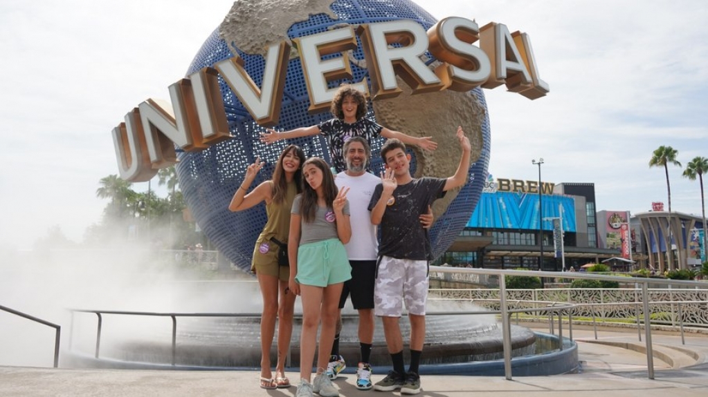 Marcos Mion comemora aniversário do filho com a família na Universal Orlando Marcos Mion comemora aniversário do filho com a família na Universal Orlando