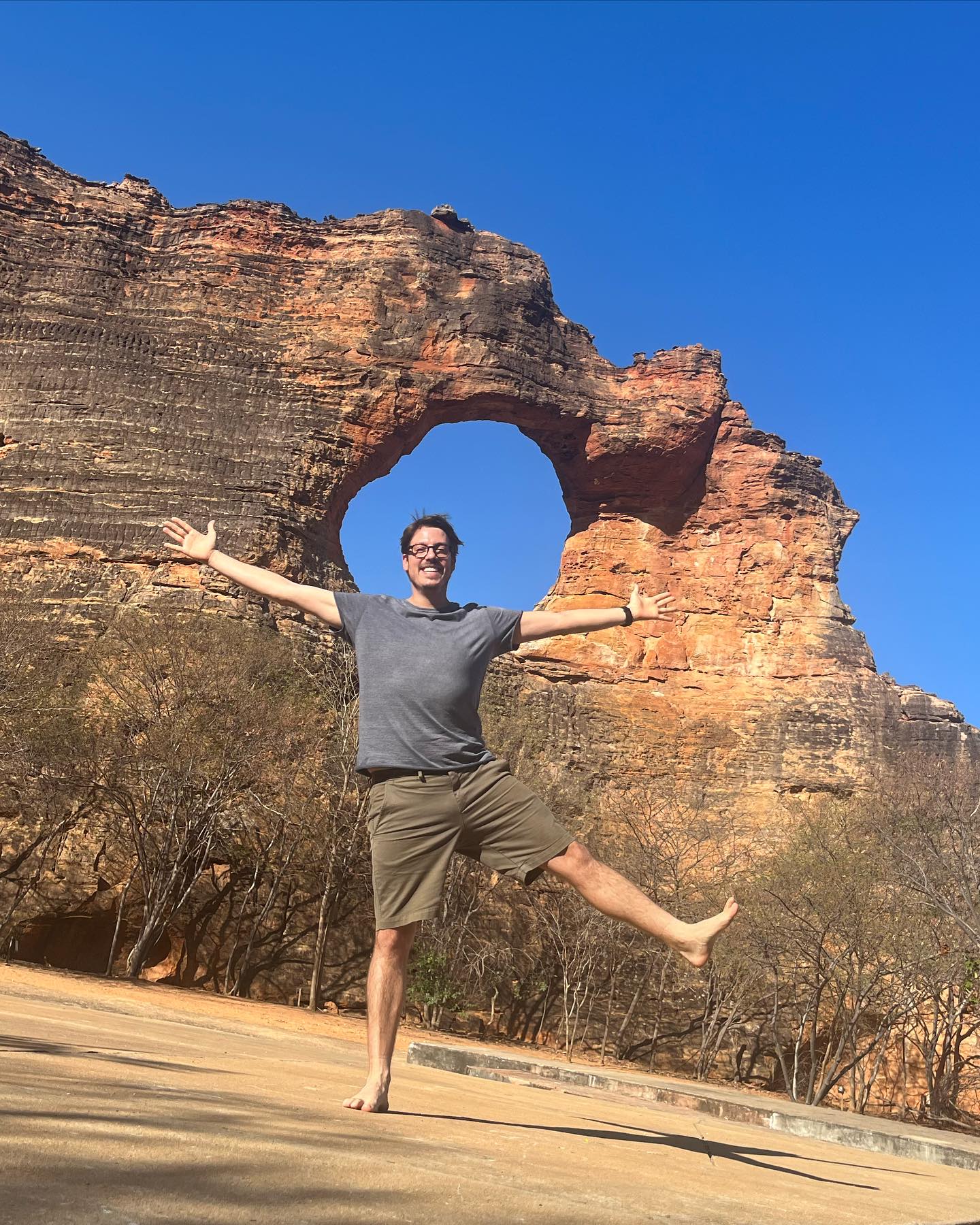 Fabio Porchat se encanta com a natureza da Serra da Capivara, no Piauí. Foto: Reprodução/Instagram 25.08.2023