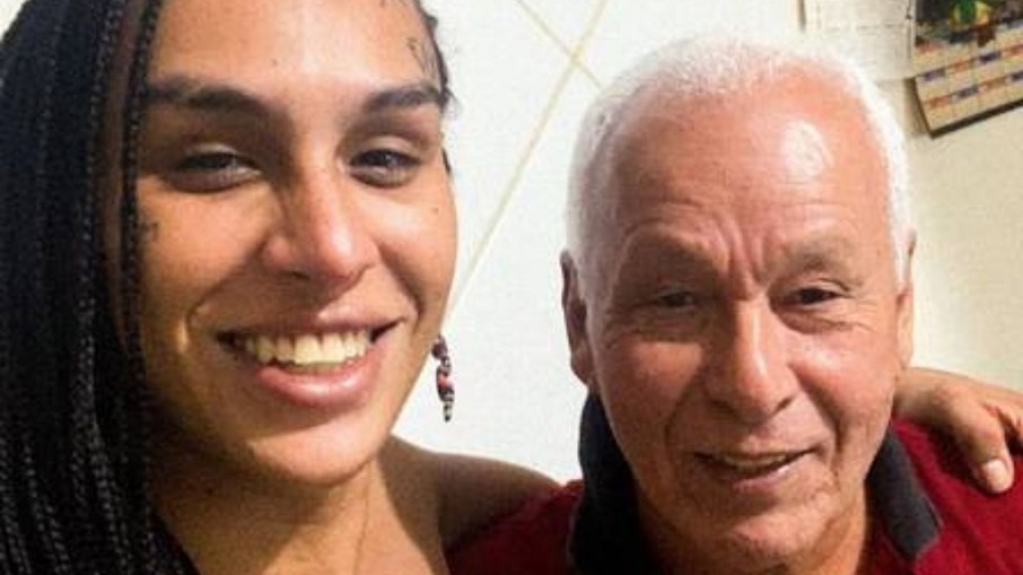 Morre pai de Linn da Quebrada; cantora se reaproximou antes do 'BBB' Morre pai de Linn da Quebrada; cantora se reaproximou antes do 'BBB'