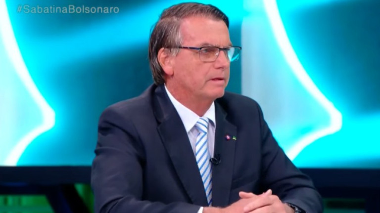 Bolsonaro afirma que não vai criar leis de combate às fake news