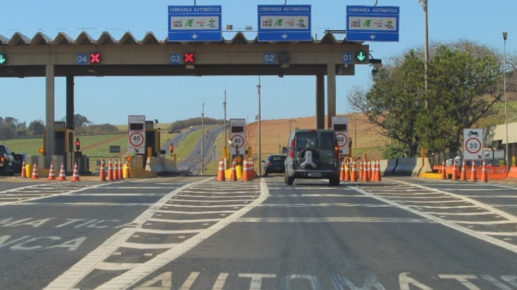 Governo de SP testa pedágio com cobrança automática por km rodado Governo de SP testa pedágio com cobrança automática por km rodado