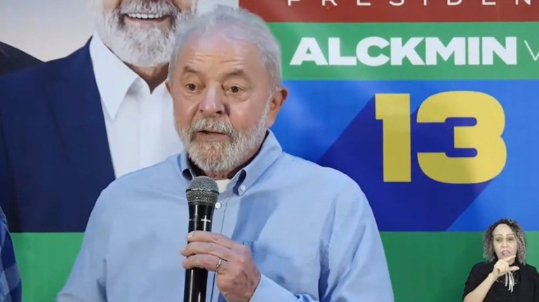 Lula culpa Bolsonaro por preço alto da gasolina: 'Subordinado'