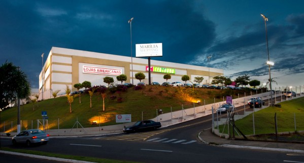 Marília Shopping faz feira do livro