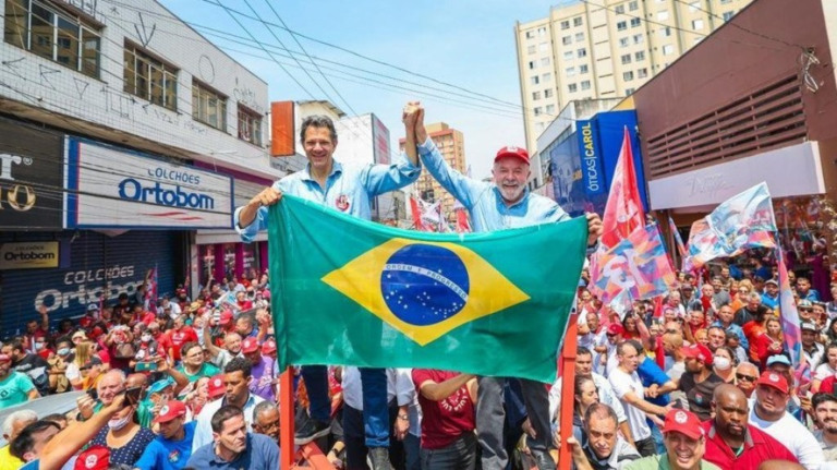 Lula rebate Bolsonaro: 'Nordestino não pode votar nesse negacionista'