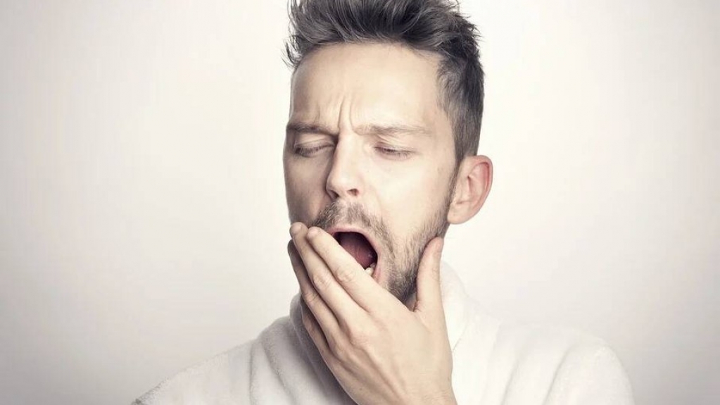 Dormir com luz acesa pode aumentar risco de doenças, como a obesidade Dormir com luz acesa pode aumentar risco de doenças, como a obesidade