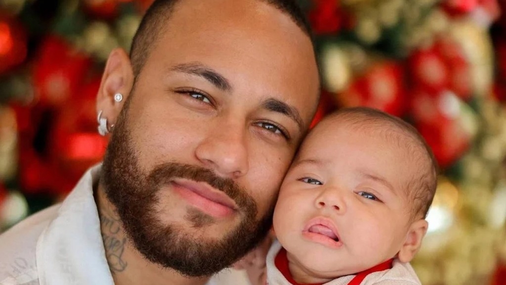Neymar posta fotos ao lado de Mavie e seguidores destacam semelhança