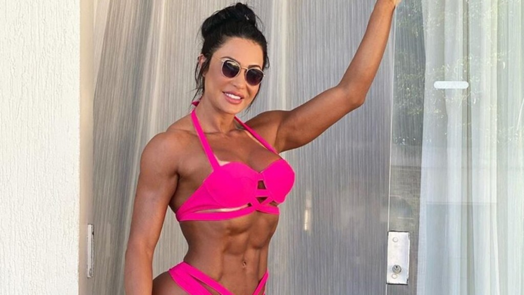 Gracyanne Barbosa exibe shape trincado após treino: ‘Minha musa inspiradora’