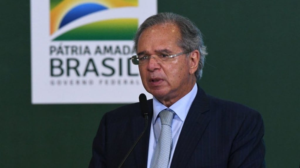 Verba liberada com reajuste do teto não vai para classe política, diz Guedes