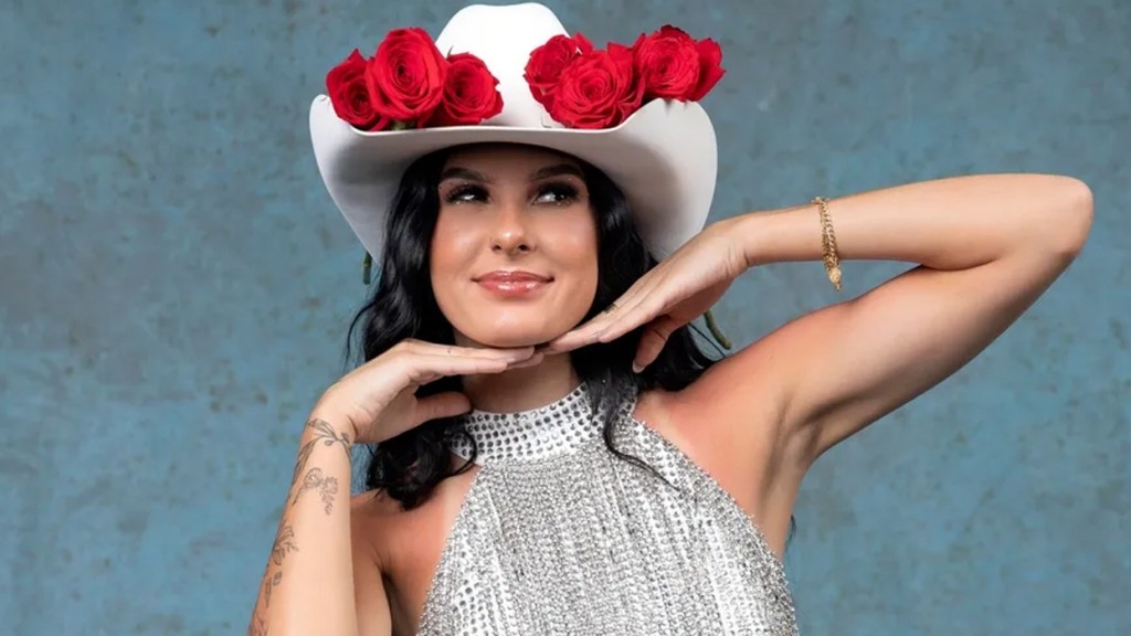Ana Castela aparece com novo visual e divide opiniões entre fãs: ‘Loira misteriosa’