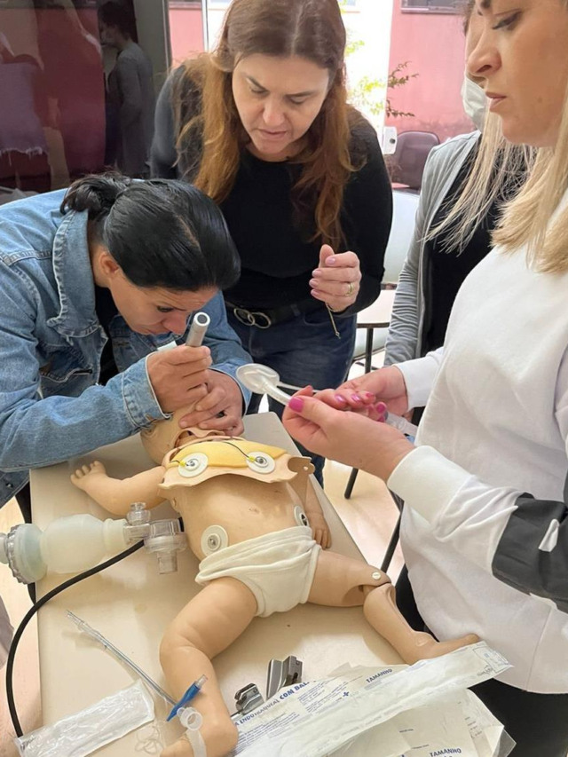 Equipe do PA Sul recebe treinamento em emergência pediátrica