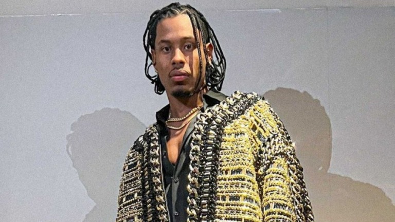 Paulo André mostra novo visual no Baile da Vogue e faz sucesso na web