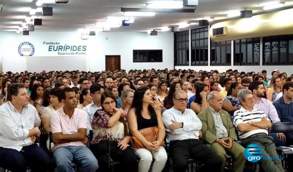 Univem faz aula inaugural com orientação, trote solidário e humor