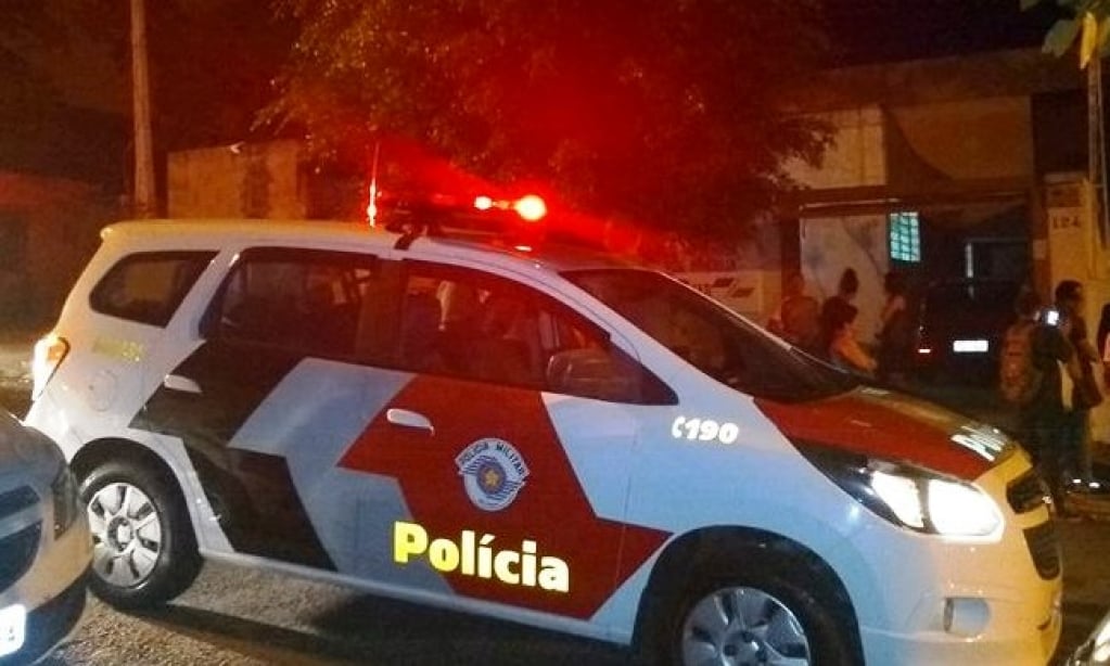 Polícia na porta do Sindicato durante tumulto no registro de chapas para eleição