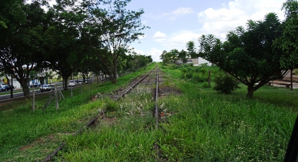 Retomada de ferrovia envolve prefeituras e inclui até projetos turísticos