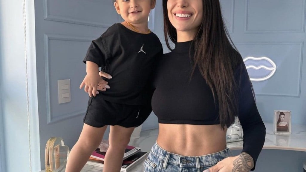 Bianca Andrade, a Boca Rosa, doa 70% do seu closet