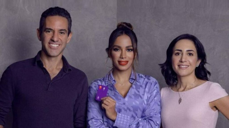 Anitta deixa Conselho do Nubank e se torna embaixadora do banco