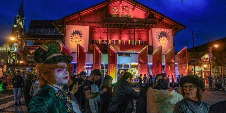 Cidade turística, Gramado tem mais de 500 hotéis e restaurantes
