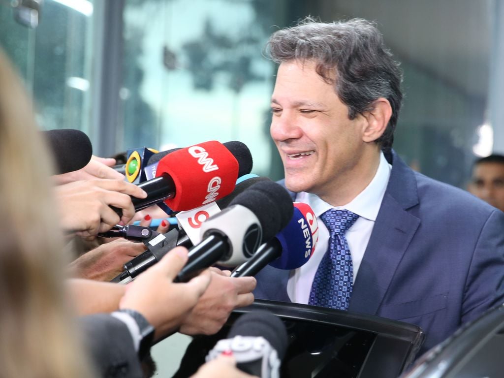 Ministro da Fazenda, Fernando Haddad, falando com a imprensa. Foto: Valter Campanato/Agência Brasil - 03/04/2023