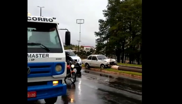 Acidente derrubou post em Marília – Foto: Olavo Reis da Cruz