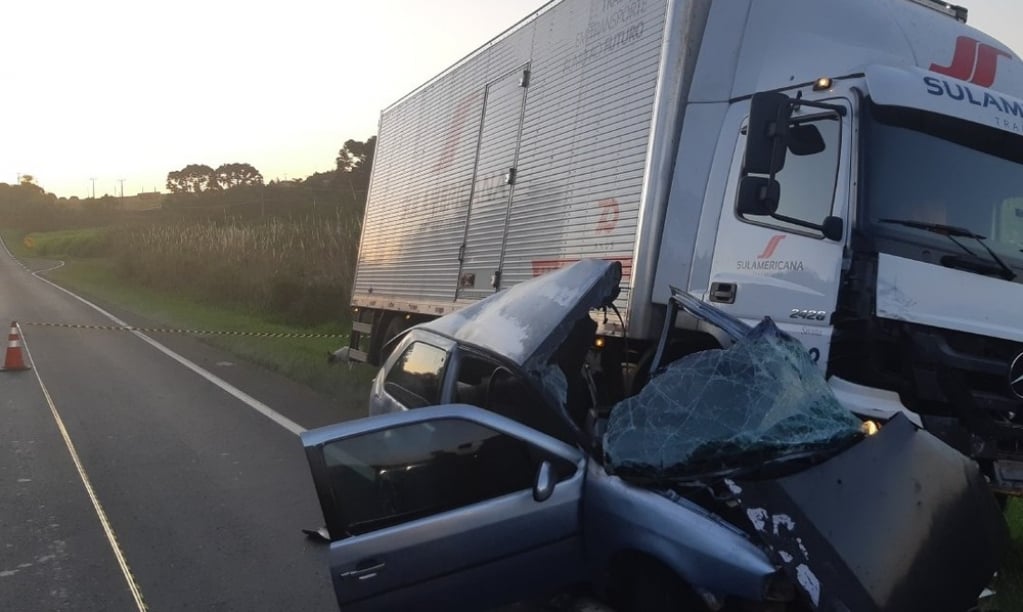 Acidente com dois feridos tem motorista sem CNH no Paraná