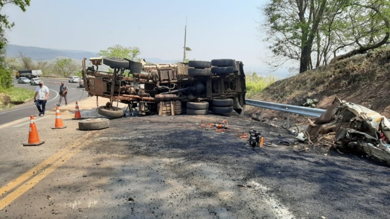 Acidente com caminhão provoca morte de motorista na Serra da BR-153