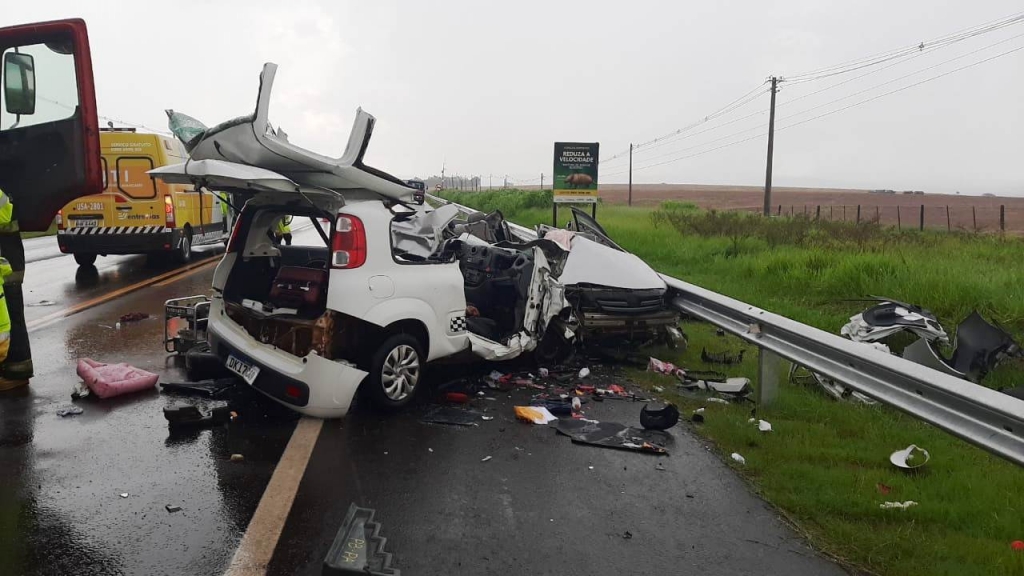 Acidente na rodovia SP-333 provoca duas mortes e deixa feridos em Marília