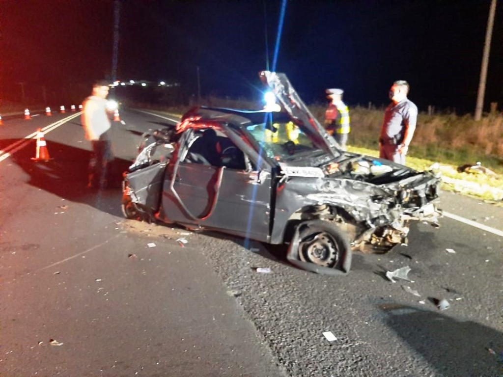 Carro ficou destruído com choque – Diego Pereira / Portal Mais Tupã