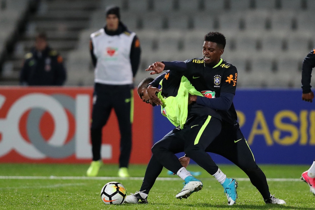 Seleção faz primeiro treino para amistoso contra Argentina