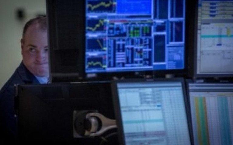 Wall St. despenca com Fed e varejistas