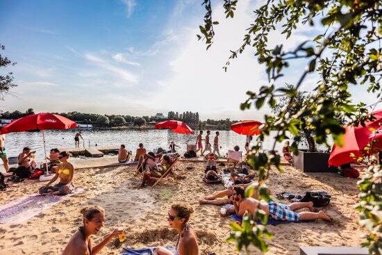 Em homenagem à Praia de Copacabana, a Copa Beach fica às margens do Rio Danúbio. Foto: Reprodução/TripAdvisor