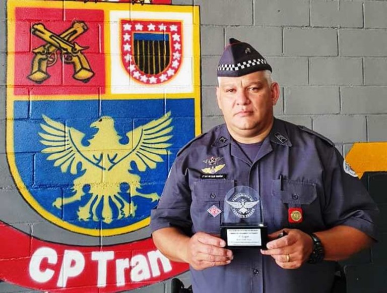 Carteirada - Sargento afastado em polêmica volta ao controle de trânsito em Marília
