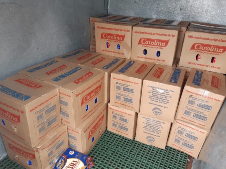 PRF apreende 300kg de alimentos por transporte irregular em Marília; foram descartados