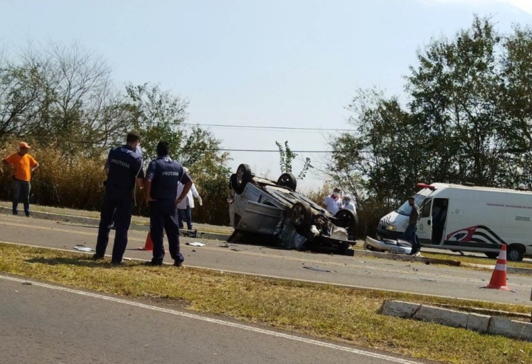 Carro forte atinge veículo e acidente causa uma morte em rodovia de Alvinlândia