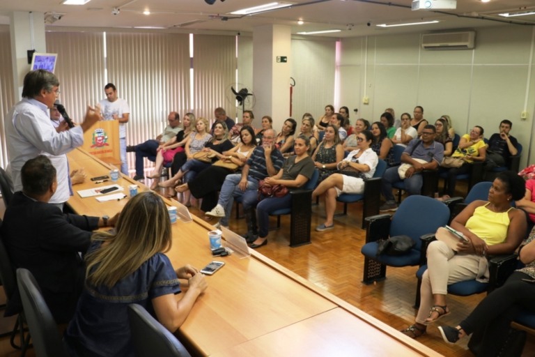 Projeto reorganiza carreiras na educação de Marília; veja mudanças