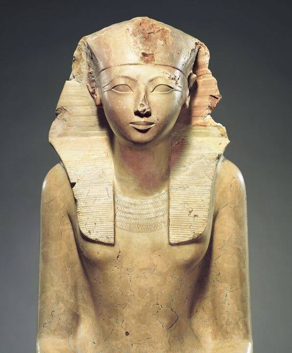 Busto de Hatshepsut, primeira faraó mulher. Foto: Reprodução/String Fixer