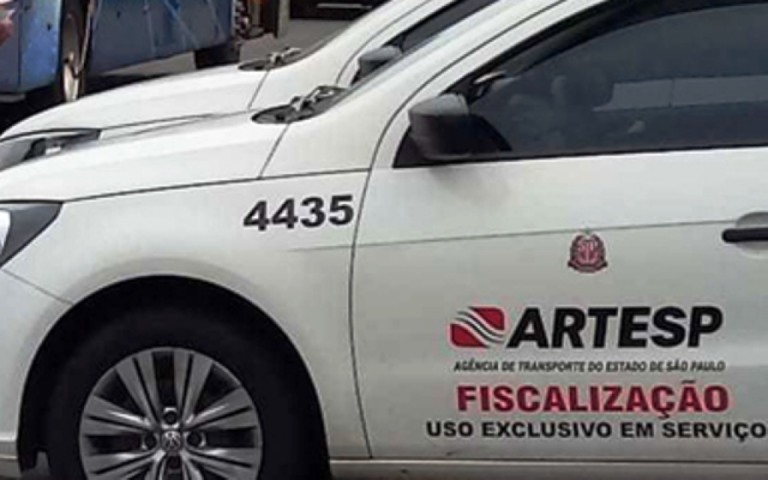 Artesp fiscaliza transporte entre cidades e multa 13 em Marília e região