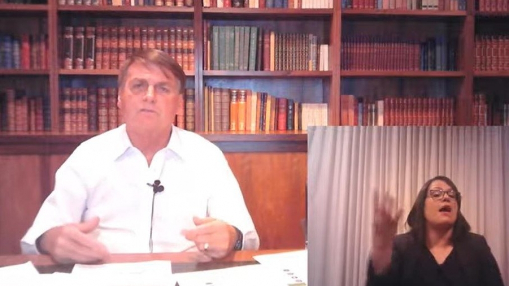 Crise hídrica: Bolsonaro sugere que povo tome banho frio e pare de usar elevador