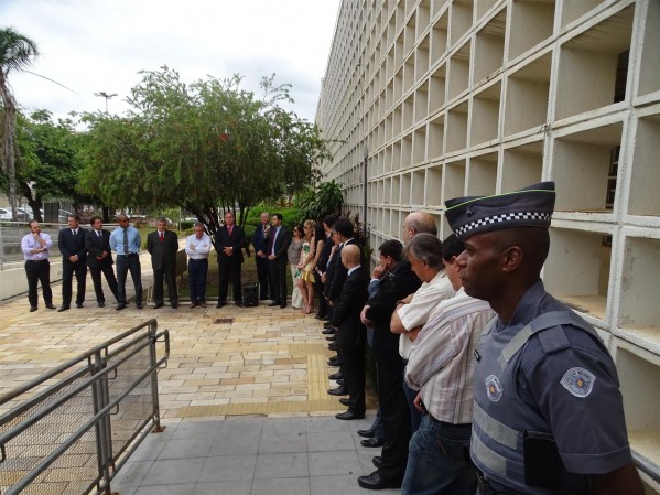 Juízes e promotores pedem “reação pacífica” contra manobra da Câmara